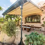 빌라 Con Immenso Giardino