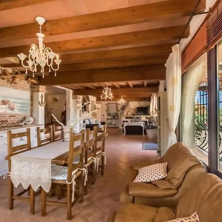 Villa Con Immenso Giardino *