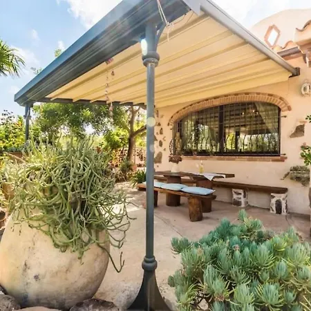 Villa Con Immenso Giardino