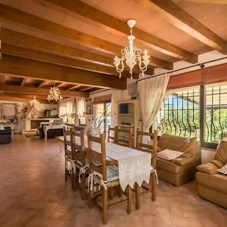 Villa Con Immenso Giardino *