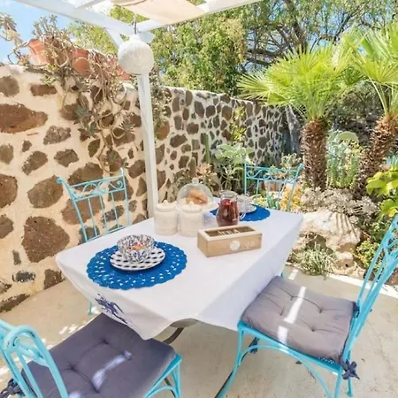 Con Immenso Giardino Villa